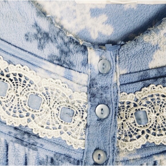 Vintage Flannel Nightgown Size PM Satin Ribbon Lace Embroidery Blue Snowflake - Picture 3 of 8
